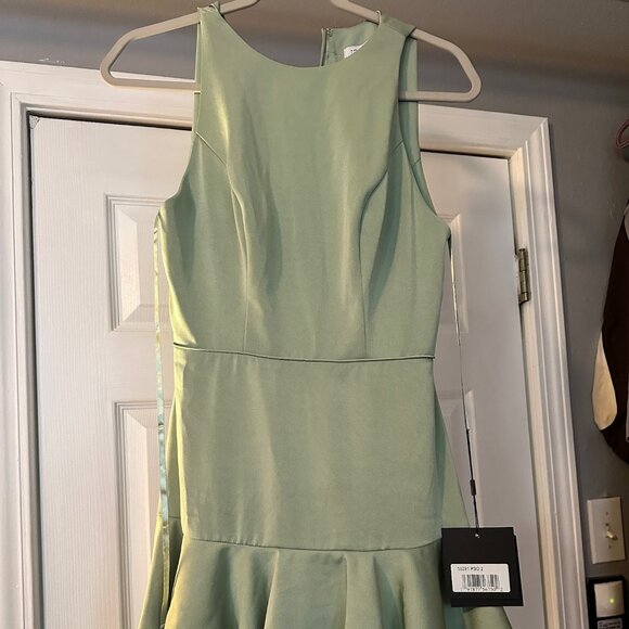 IEENA for Mac Duggal Sage Green Tiered Ruffle Dress Size 2 Cocktail NWOT - Picture 3 of 10